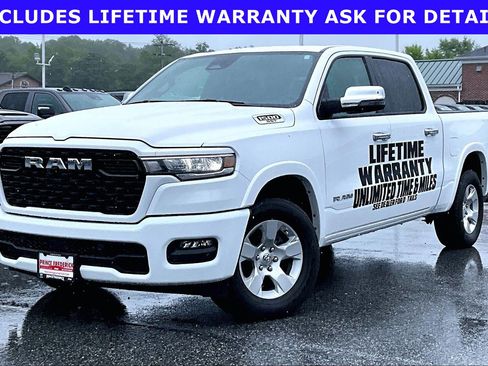 Used 2025 RAM 1500 Big Horn AWD/4WD image 3