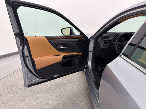 Certified 2025 Lexus ES 350 w/ Premium Package FWD image 14
