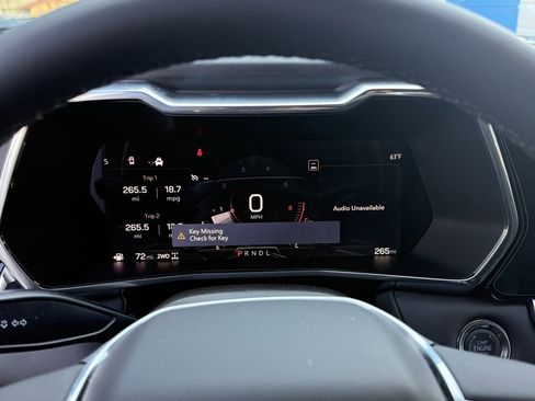 New 2026 GMC Canyon Elevation w/ Convenience Package image 16