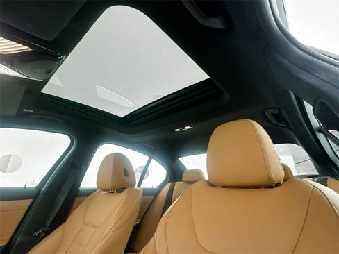 Used 2019 BMW 330i xDrive 330i xDrive w/ Premium Package image 21