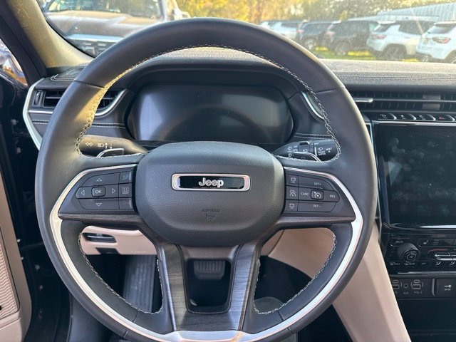 Used 2024 Jeep Grand Cherokee Limited AWD/4WD image 14