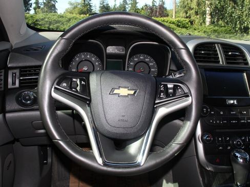 Used 2015 Chevrolet Malibu LT FWD image 19