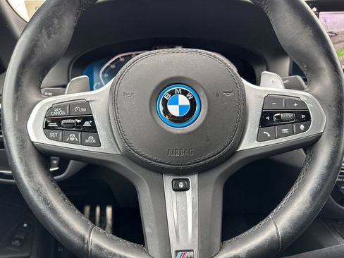 Used 2023 BMW 530e xDrive w/ Premium Package image 22