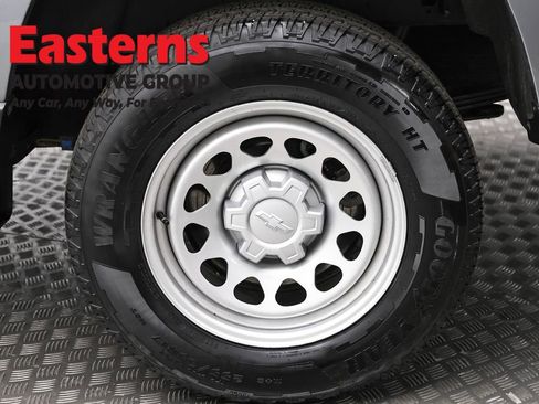 Used 2024 Chevrolet Colorado W/T RWD image 8