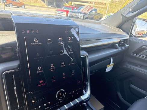New 2026 GMC Yukon XL Elevation AWD/4WD image 31