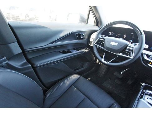 New 2026 Cadillac Lyriq Sport image 8