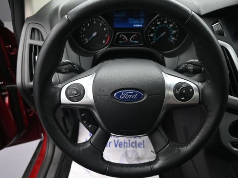 Used 2014 Ford Focus SE w/ Equipment Group 201A FWD image 11