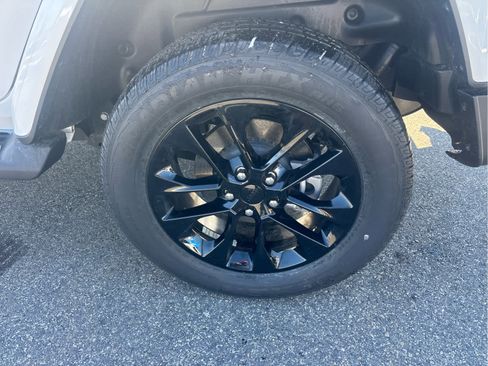 Used 2023 Jeep Wrangler Sahara w/ Cold Weather Group image 10