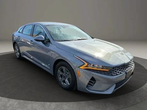 Used 2022 Kia K5 LX FWD image 3