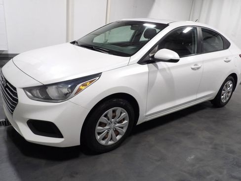 Used 2019 Hyundai Accent SE image 3