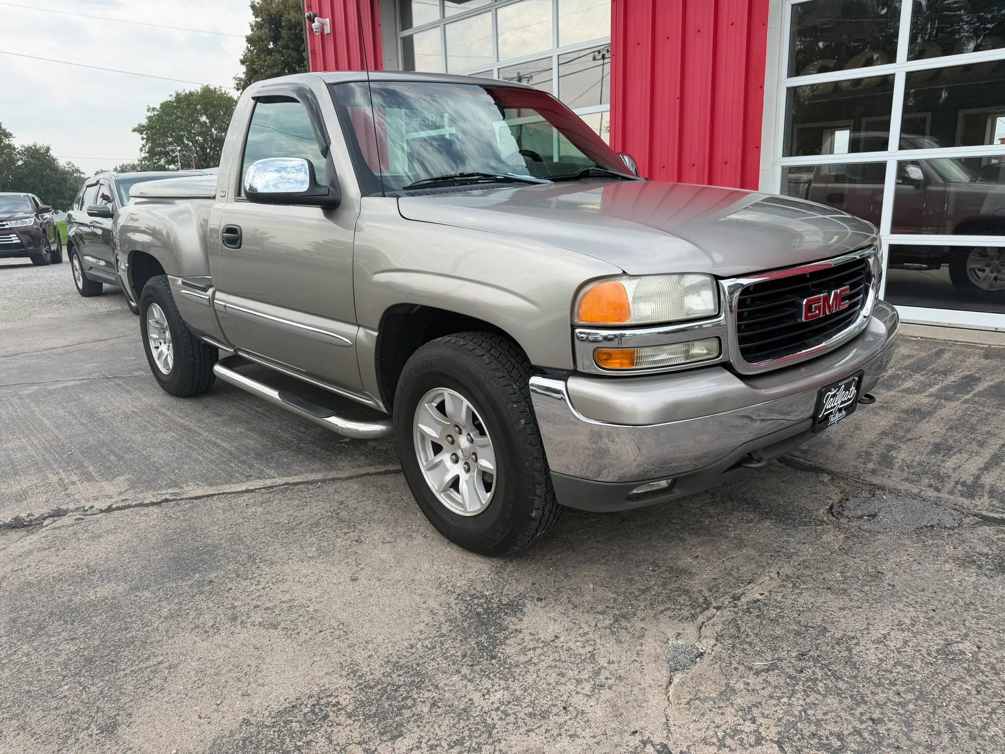 Used 2001 GMC Sierra 1500 SLE w/ Convenience Plus Group AWD/4WD image 2