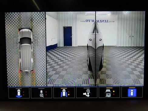 Used 2024 Chevrolet Suburban High Country image 21