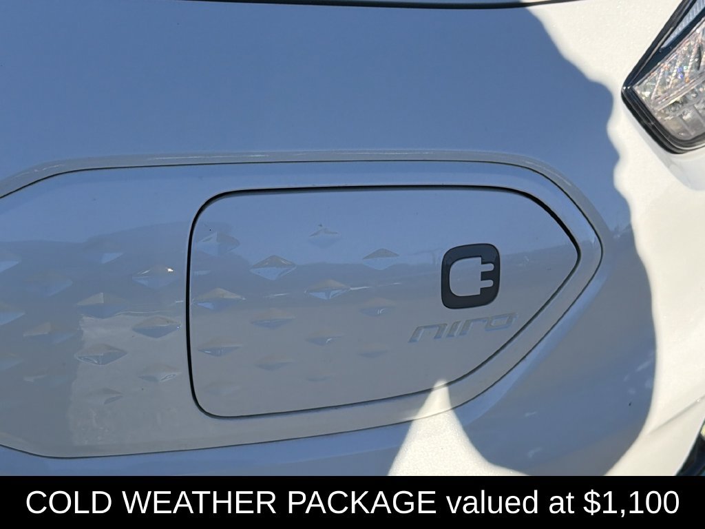 Used 2022 Kia Niro EX w/ Cold Weather Package FWD image 3