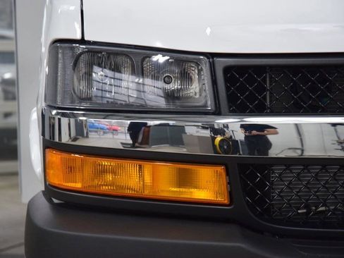 New 2026 Chevrolet Express 3500 w/ Power Convenience Package RWD image 6