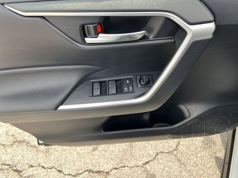 Used 2023 Toyota RAV4 SE w/ Weather & Moonroof Package image 23