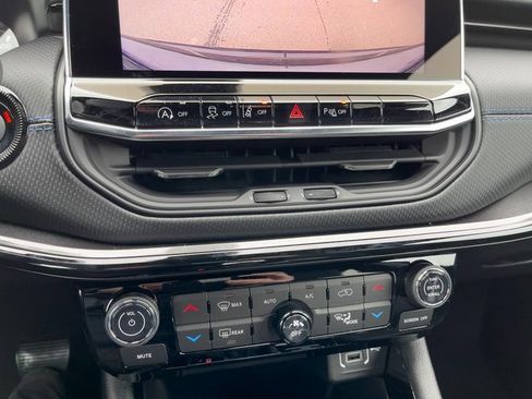 New 2026 Jeep Compass Limited image 23