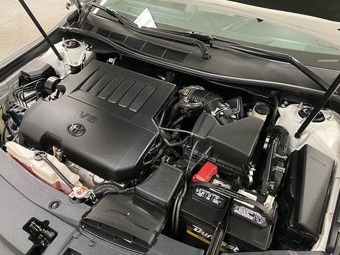 Used 2017 Toyota Camry XSE w/ Advanced Technology Package image 16