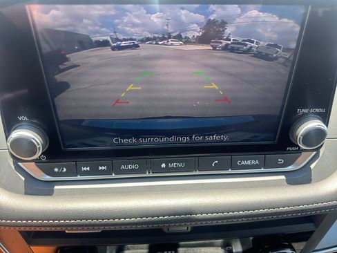 Used 2024 Nissan Rogue SV FWD image 24