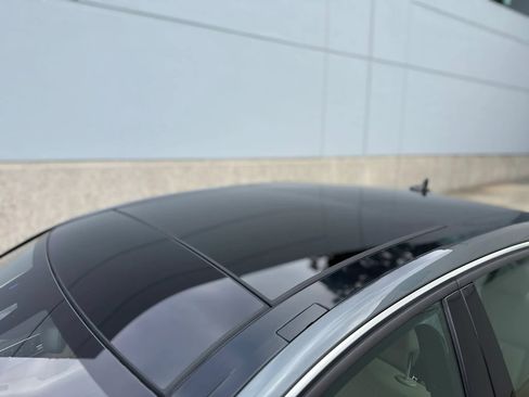 Used 2011 Mercedes-Benz E 550 Sedan image 18