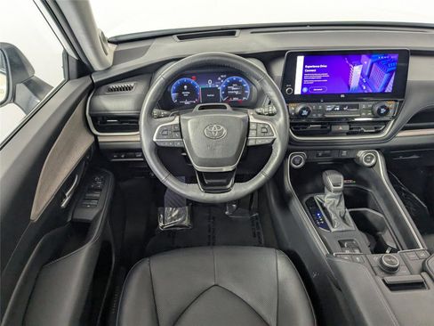 Used 2024 Toyota Grand Highlander Platinum image 33