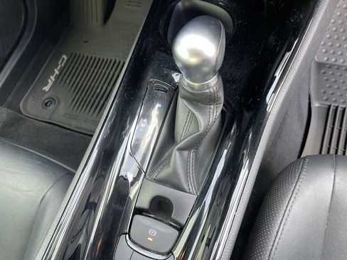 Used 2020 Toyota C-HR Limited image 25