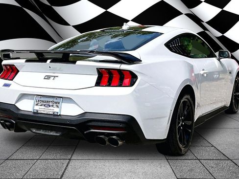 Used 2025 Ford Mustang GT RWD image 2