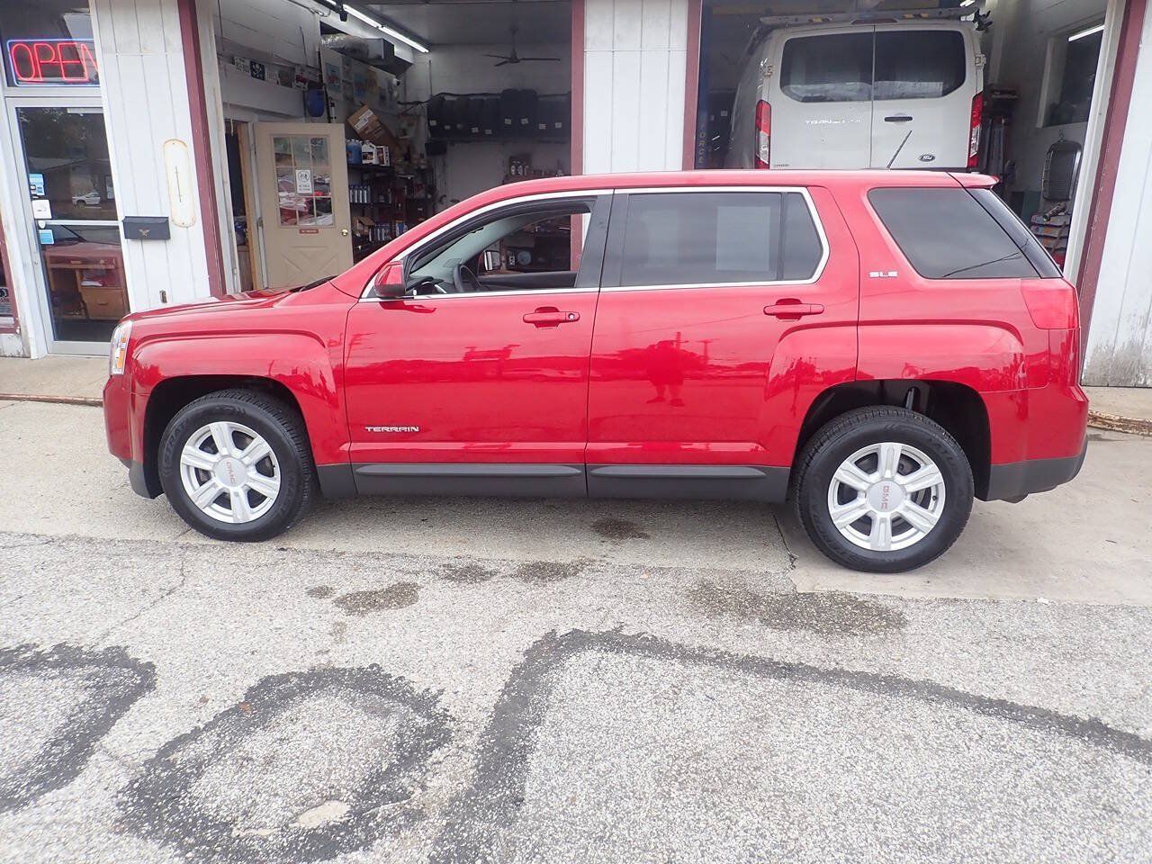 Used 2015 GMC Terrain SLE AWD/4WD image 16