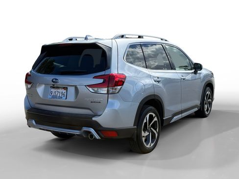 Used 2023 Subaru Forester Touring AWD/4WD image 5