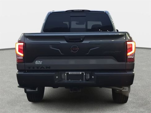 Used 2023 Nissan Titan PRO-4X w/ Pro-4x Convenience Package image 6