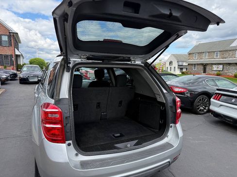 Used 2017 Chevrolet Equinox LT w/ Convenience Package FWD image 21