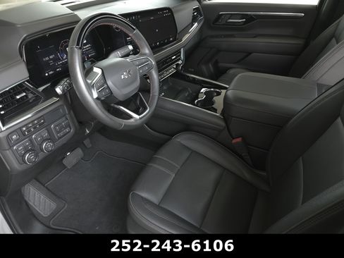 Used 2025 Chevrolet Tahoe RST w/ Advanced Technology Package AWD/4WD image 9