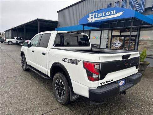 Used 2021 Nissan Titan PRO-4X w/ Pro-4x Convenience Package AWD/4WD image 3
