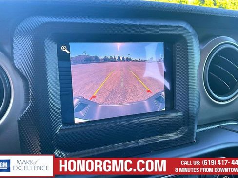 Used 2021 Jeep Gladiator Sport AWD/4WD image 15