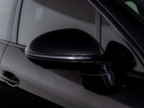 Used 2023 Porsche Cayenne Turbo image 25