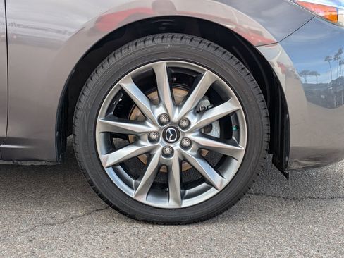 Used 2018 MAZDA MAZDA3 Touring image 7