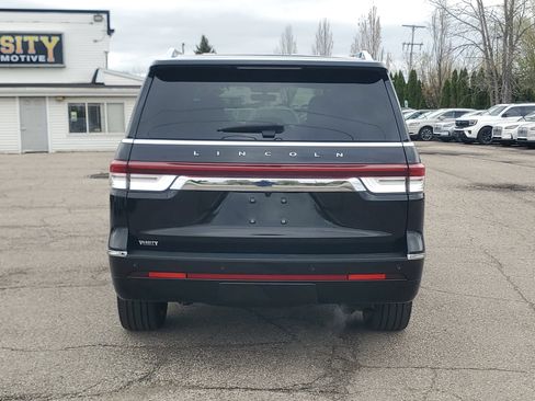 Used 2023 Lincoln Navigator Reserve AWD/4WD image 5