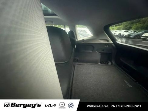 Used 2019 Volkswagen Tiguan SE w/ Panoramic Sunroof Package AWD/4WD image 12