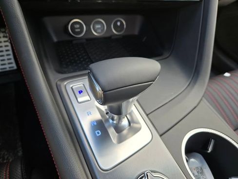 Used 2025 Genesis G70 2.5T w/ Sport Prestige Package image 36