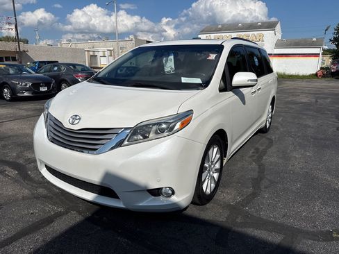 Used 2015 Toyota Sienna Limited Premium FWD image 3