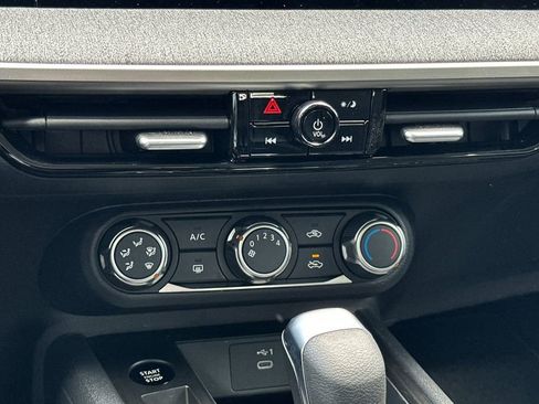 New 2026 Nissan Kicks S image 18