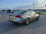 Used 2024 Nissan Altima 2.5 SV image 3