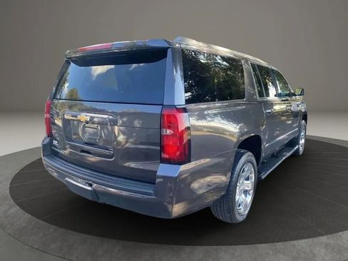 Used 2017 Chevrolet Suburban LT w/ LT Signature Package image 4