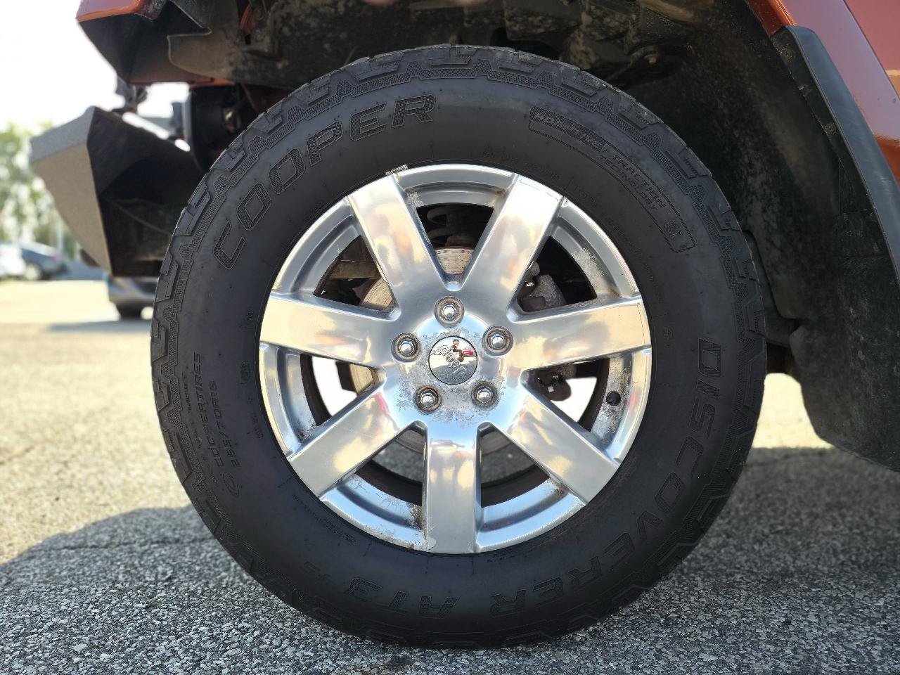 Used 2014 Jeep Wrangler Unlimited Sahara w/ Connectivity Group AWD/4WD image 9