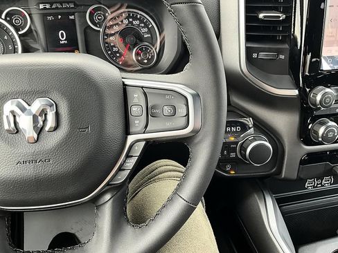New 2026 RAM 1500 4x4 Crew Cab image 21