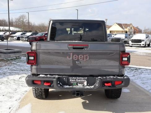 Used 2024 Jeep Gladiator Rubicon image 32