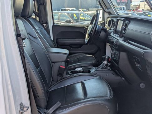 Used 2021 Jeep Wrangler Unlimited Sahara w/ Uconnect 4C Nav & Sound Group AWD/4WD image 7