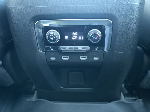 Used 2024 Chevrolet Tahoe High Country w/ Advanced Technology Package image 20