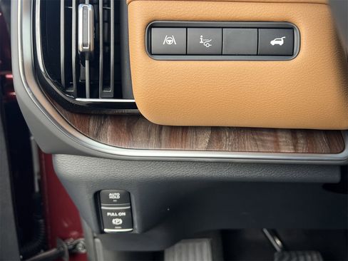 New 2025 Nissan Armada SL w/ Captain's Chari Seat Package image 16