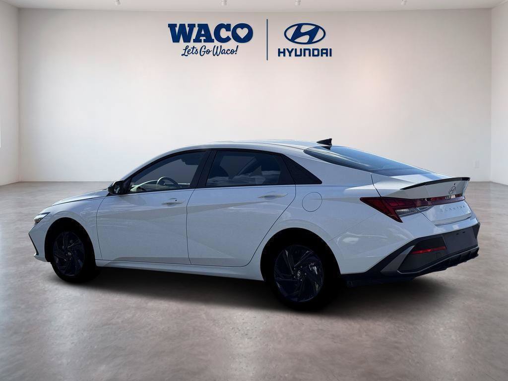 New 2026 Hyundai Elantra SEL FWD image 4