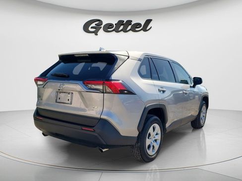 Used 2025 Toyota RAV4 LE AWD/4WD image 5